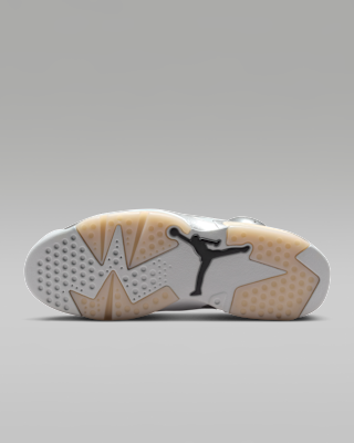 Nike.comにおけるエア ジョーダン 6 レトロ x パリ サンジェルマン